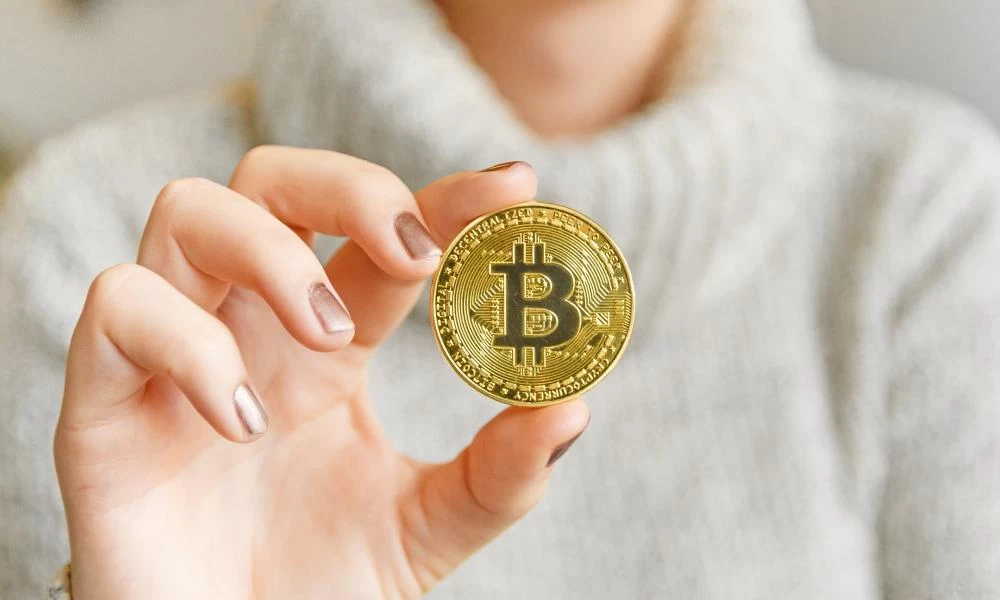 Bitcoin: Στα 41.780 δολάρια κινείται η τιμή του - Δέχεται πιέσεις
